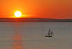 Sonnenuntergang über dem Achterwasser bei Loddin (Foto: Bodo Jacoby/pixelio.de)