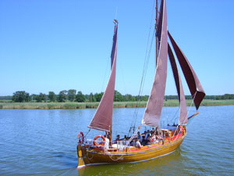Zeesenboot auf dem Barther Bodden (Foto: Manfred Duda/pixelio.de)