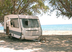 Camping und Zelten direkt am Strand ist meistens nicht erlaubt (Foto: pixelio.de)