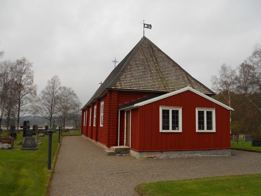File:Nösslinge kyrka 2011 b.JPG