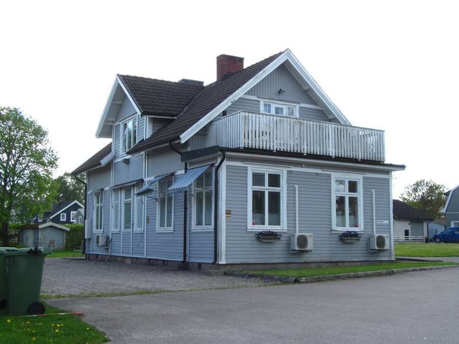 File:Sollebrunn station 20170521.jpg