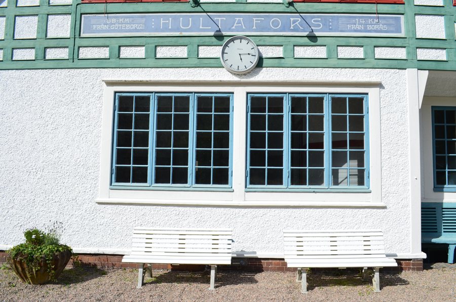 File:Hultafors station detalj.JPG