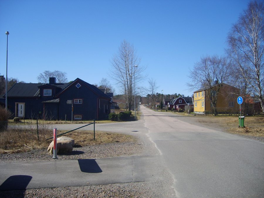 File:Skrea Stationsväg.JPG
