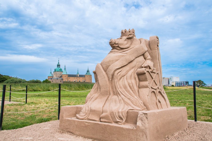 File:Kalmar, Sweden - Sand sculpture (52360627413).jpg