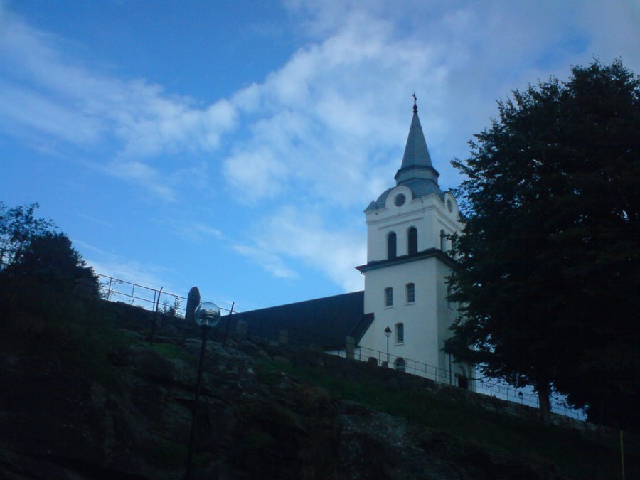 File:Västerlanda kyrka 01.JPG