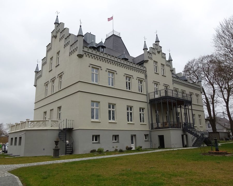 File:Schloss Wrangelsburg 20230407 02.jpg