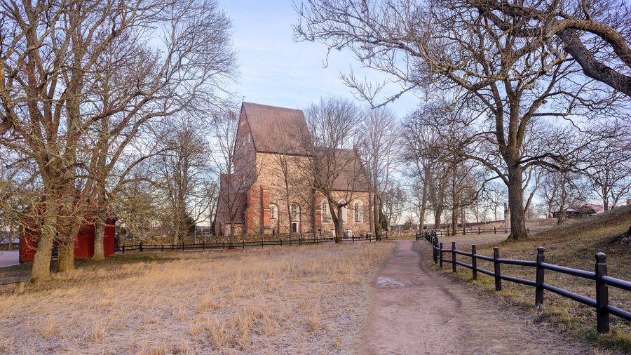 File:Gamla Uppsala kyrka December 2024 04.jpg