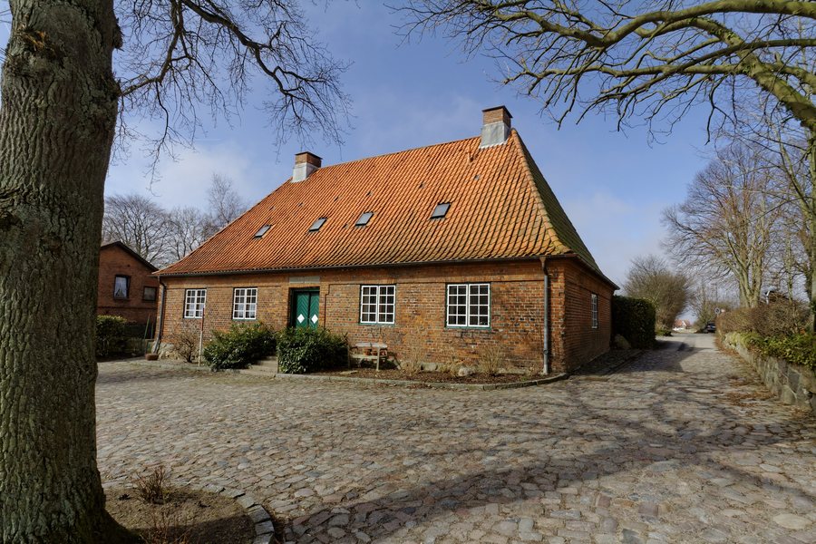 File:Waabs Armenstift 5391.jpg