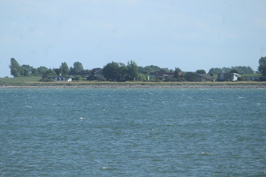 File:Fehmarn, Blick über den Fehmarnsund nach Rethsollskamp (Großenbrode).JPG