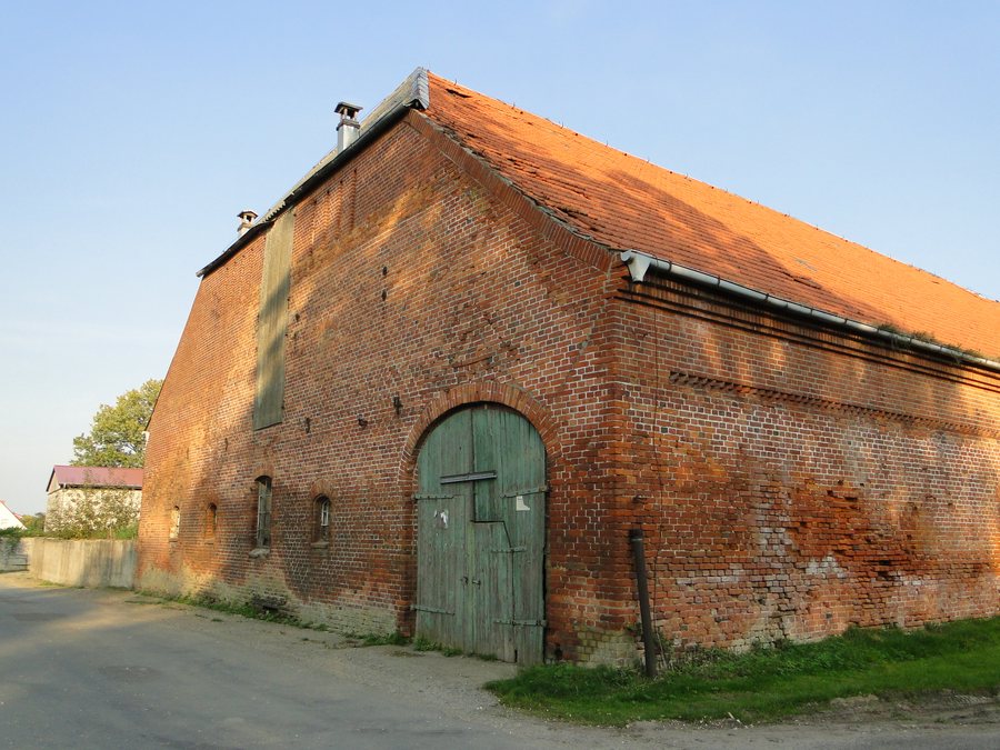 File:Bernstorf Gut Scheune 2011-10-02 013.JPG