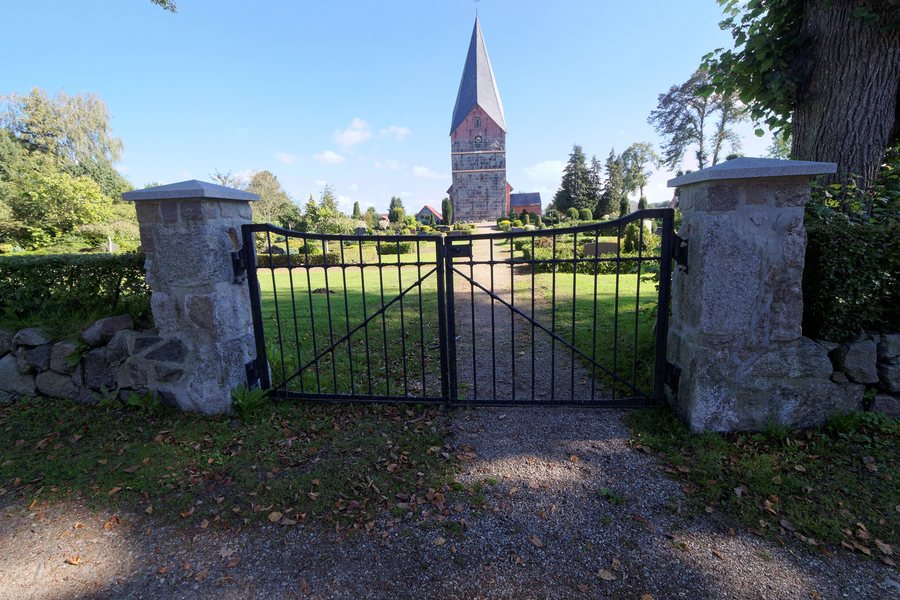 File:Böel Kirche 0078.jpg