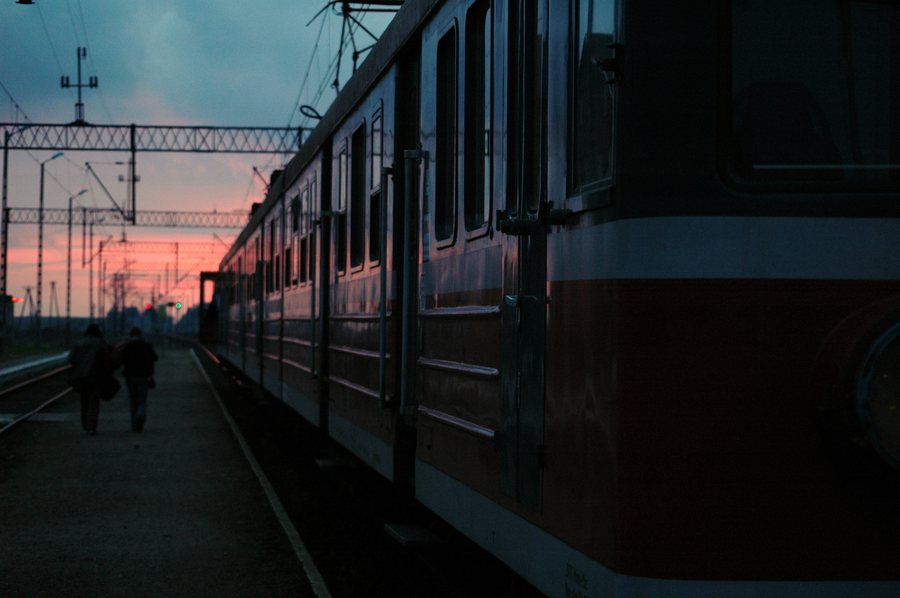 File:Dygowo - pociąg do Kołobrzegu.jpg