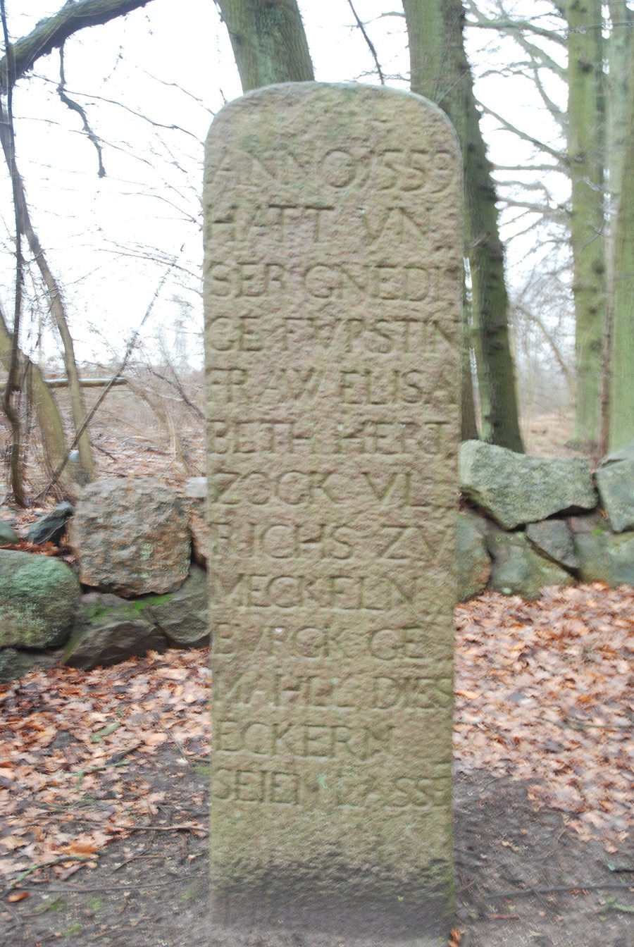 File:Jt gedenkstein1559 plüschow.JPG