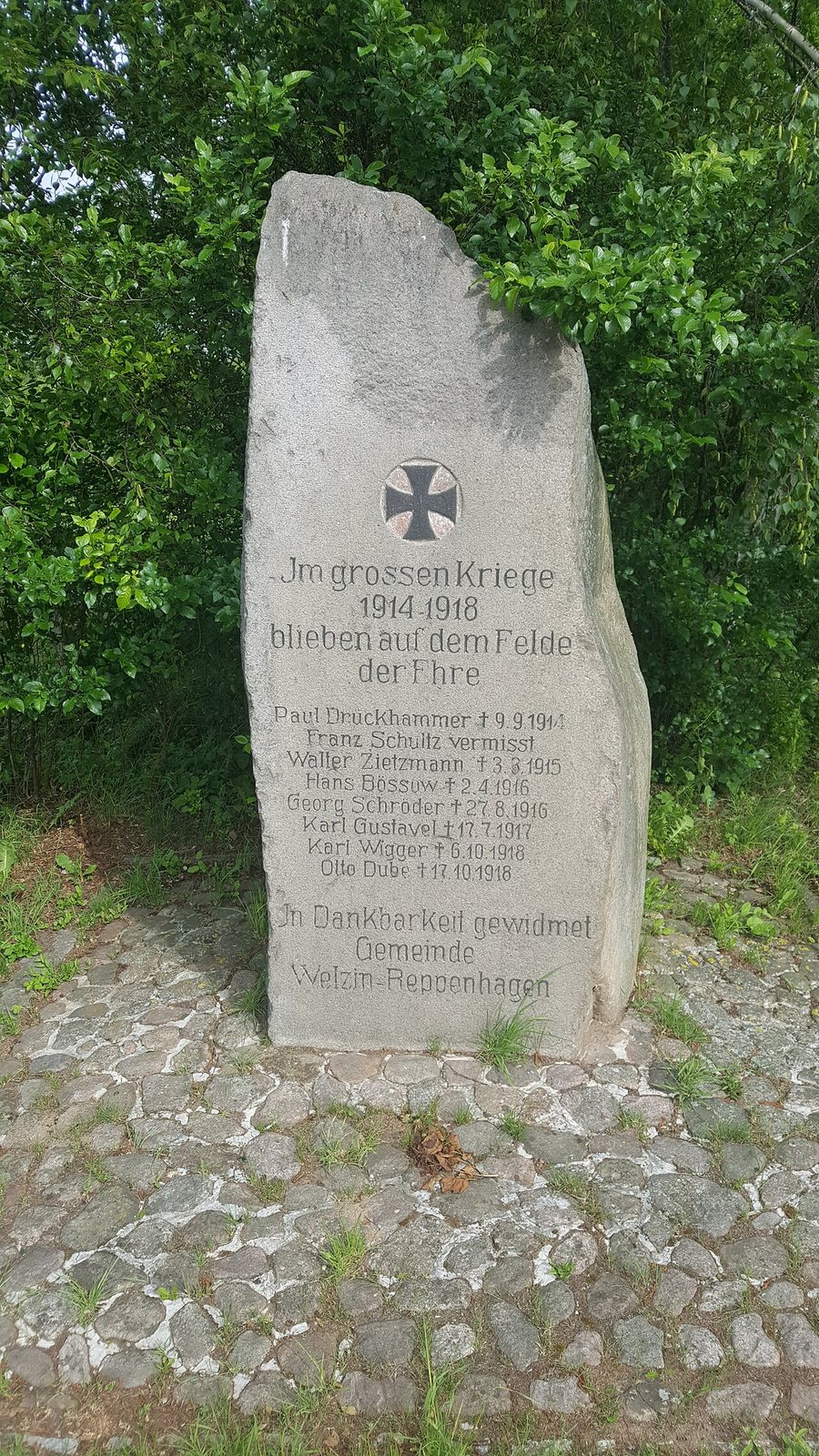 File:Kriegsdenkmal Welzin-Damshagen WWI 2019.jpg