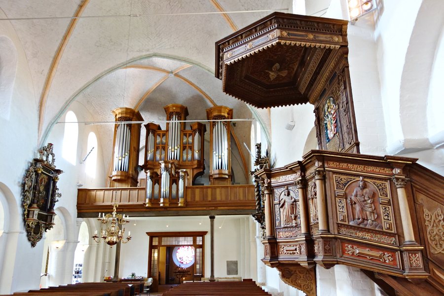 File:Eutin St. Michaelis Organ (01).jpg