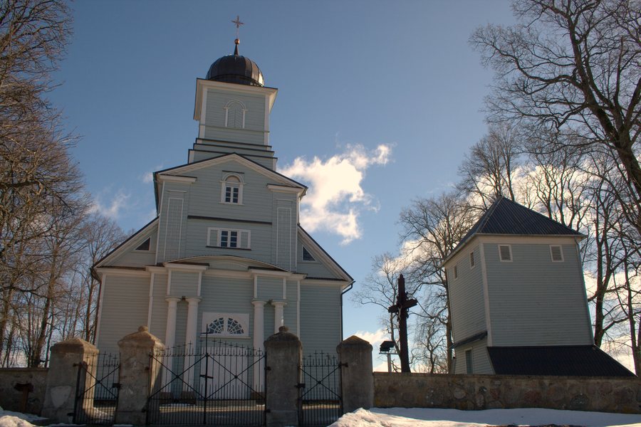 File:Laukzeme church - panoramio.jpg