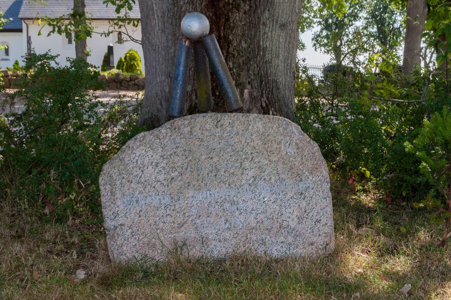 File:Schleswig-Holstein-Gedenkstein (Boren).1.ajb.jpg