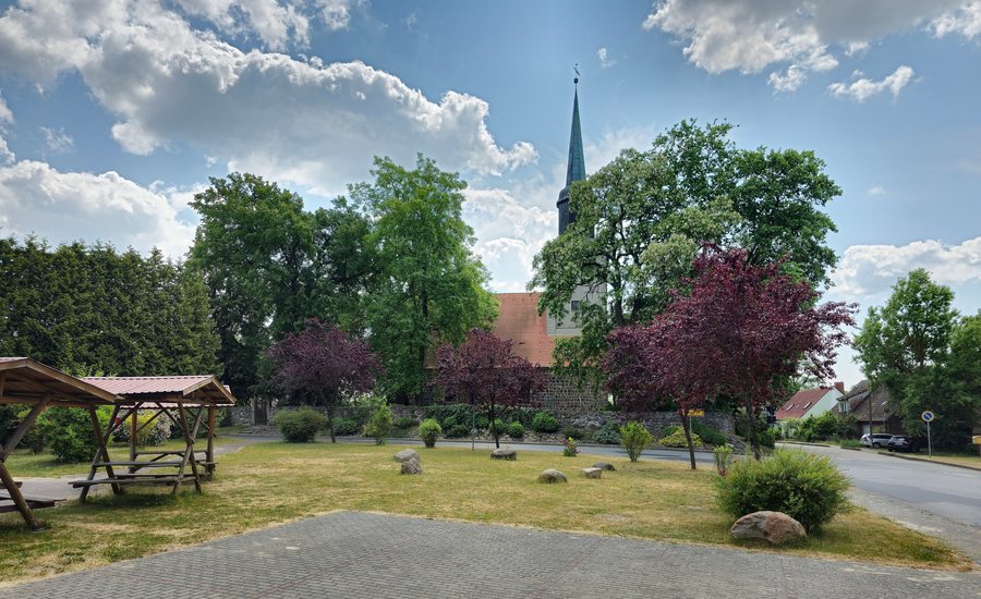 File:Groß Luckow, Dorfkirche (12).jpg