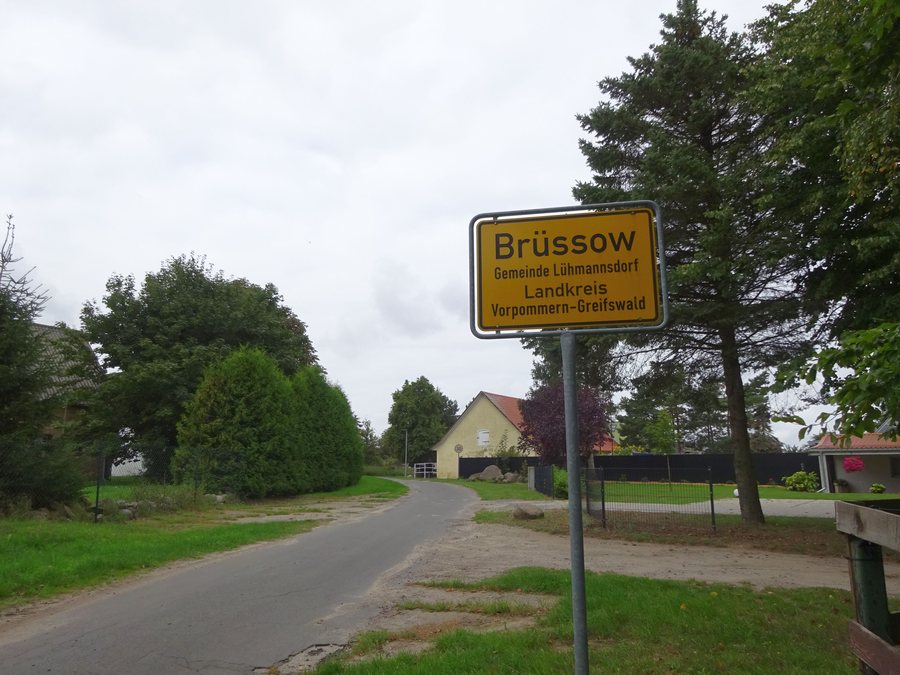File:Brüssow (Lühmannsdorf) 01.jpg