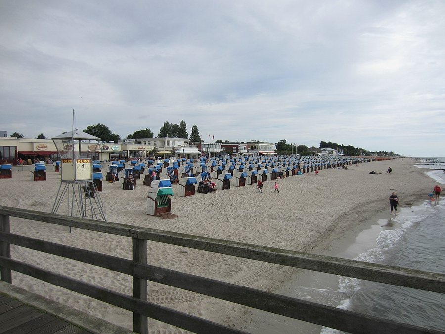 Strandkörbe am Ostseestrand in Grömitz