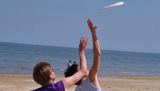 Fliegende Scheiben am Strand von Karlshagen