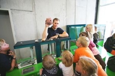 Kinder Lernen im Ostsee-Urlaub im OZEANEUM Stralsund (Foto © Johannes-Maria Schlorke)