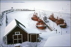 Blick auf Kotka an der finnischen Ostsee im Winter