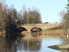 Brücke in der finnischen Stadt Hamina an der Ostsee
