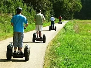 In nahezu allen Ostseebädern hat sich der Verleih von Segways etabliert - zur Freude der Ostsee-Urlauber