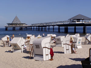 Die Seebrücke im Seeheilbad Heringsdorf auf der Insel Usedom ist mit etwas über 500 Metern die längste Seebrücke Kontinentaleuropas und somit bestens als Laufsteg für das Mode-Event Bridge of Fashion geeignet