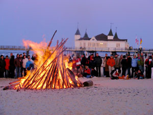 Osterfeuer am Ahlbecker Strand