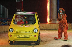 Beim Gastspiel des Circus Wiiliam auf der Insel Usedom darf auch die Clownerie nicht fehlen