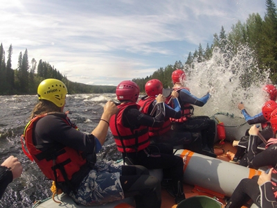 Wildwasserrafting auf dem Fluss Vindeln