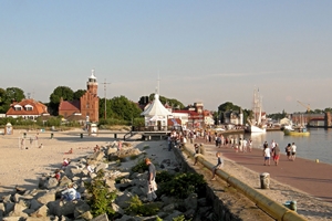 Leuchtturm und Hafen von Ustka