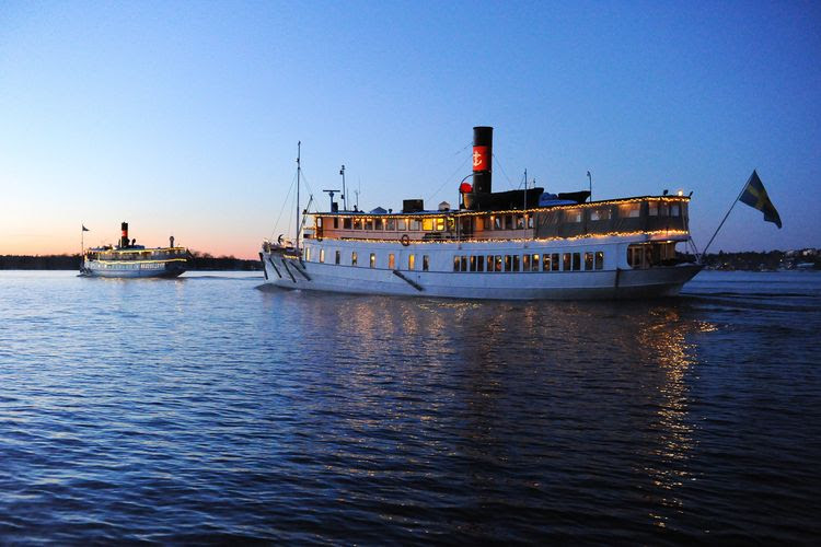 Dampfer in den Stockholomer Schären