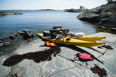 Kajaks in den Stockholmer Schären